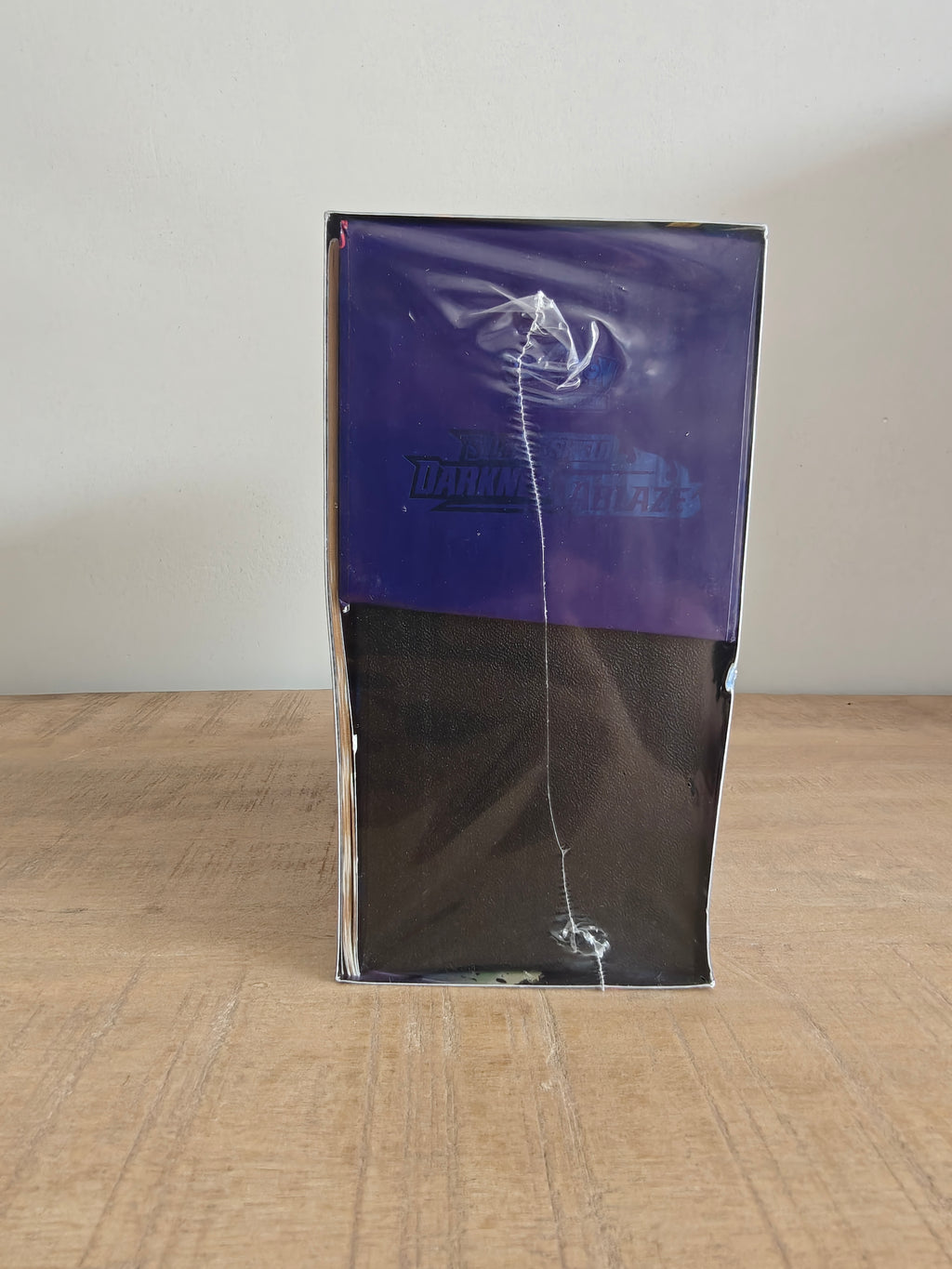 Coffret Dresseur d’élite d’Épée et Bouclier – Ténèbres Embrasées Ver. Eng